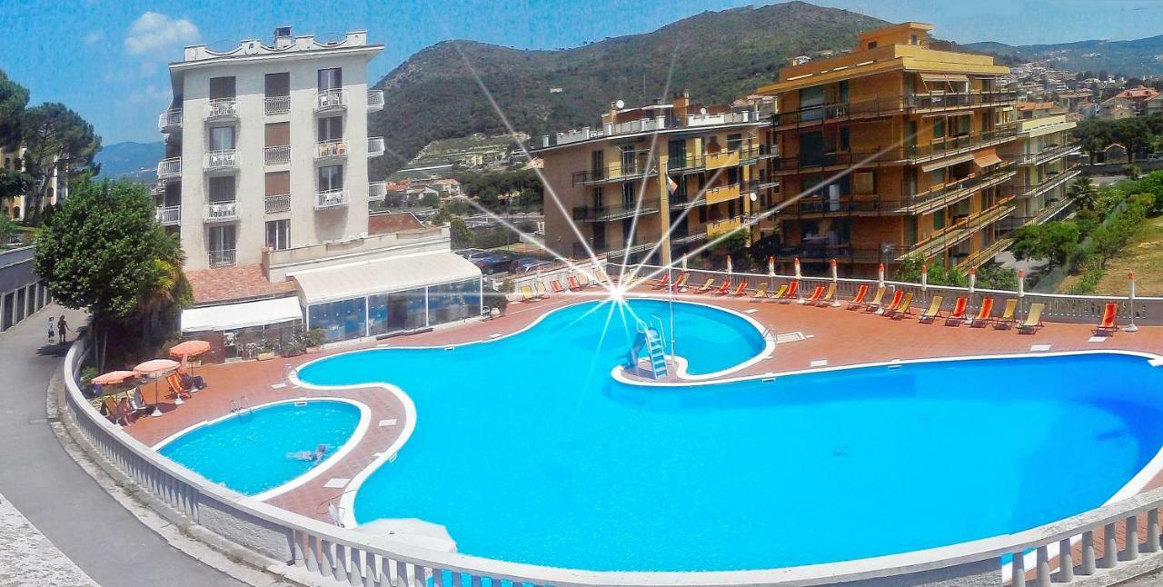 Ferienwohnung Milanomare Pietra Ligure Exterior foto